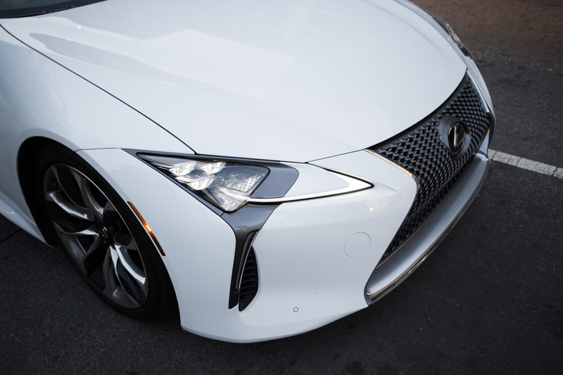 Illustration for article titled The 2018 Lexus LC 500 Is A V8 Spaceship That Doesn't Care About Today's Car Trends